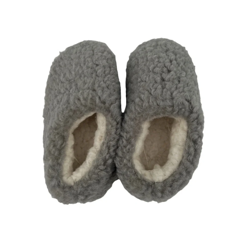 NWT Fuzzy Sherpa Lined Gray Toddler Slippers Size 26-27